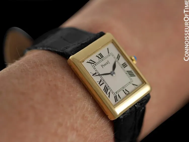1980 Piaget Ladies / Midsize Vintage Rectangular Handwound Watch - 18K Gold