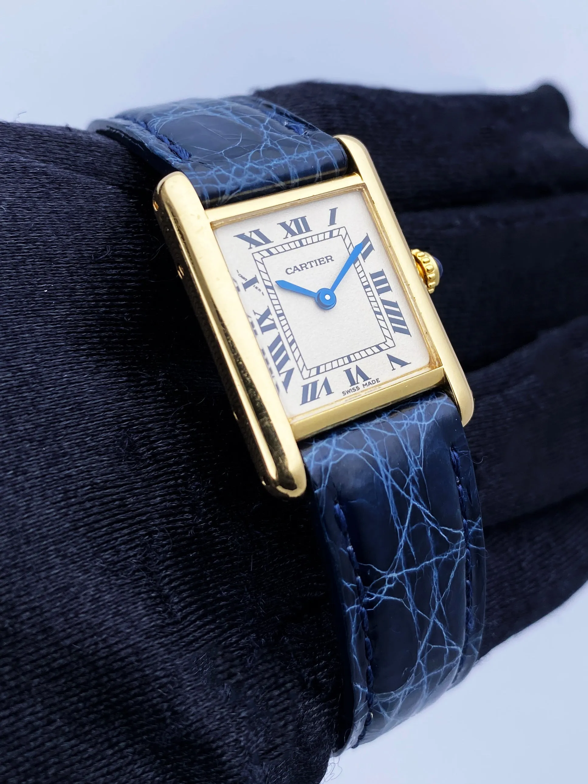 Cartier Tank Louis W1512753 18K Yellow Gold Ladies Watch