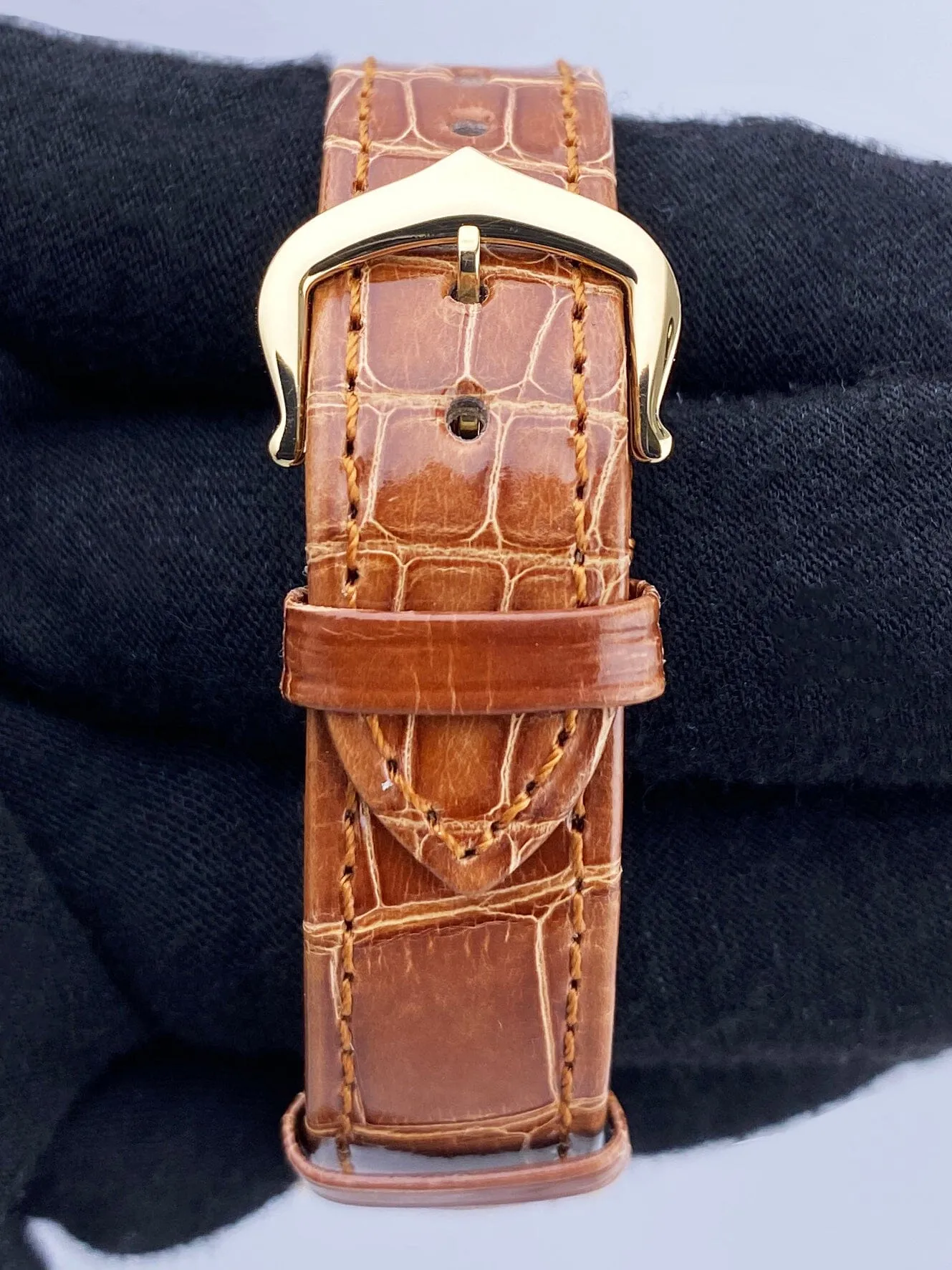 Cartier Tank Louis W1529856 18K Yellow Gold Ladies Watch