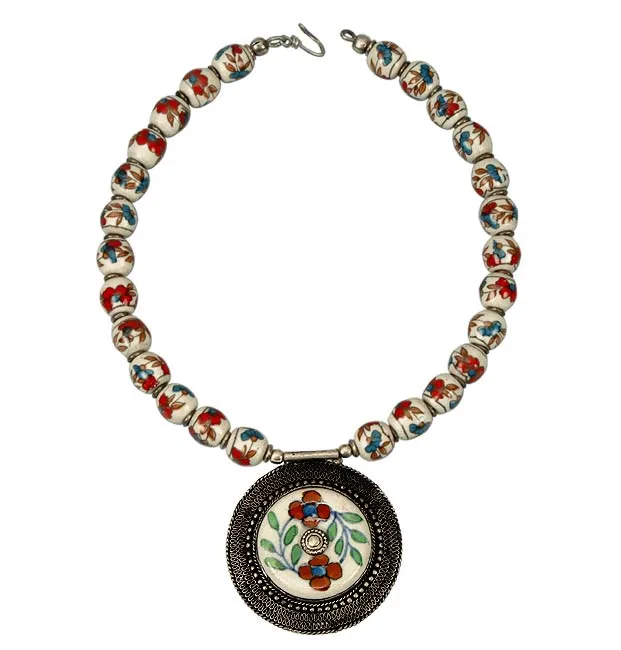 Daisy Flowers - Ceramic Necklace