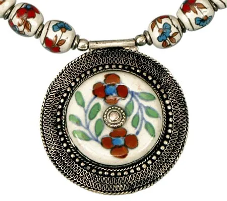Daisy Flowers - Ceramic Necklace