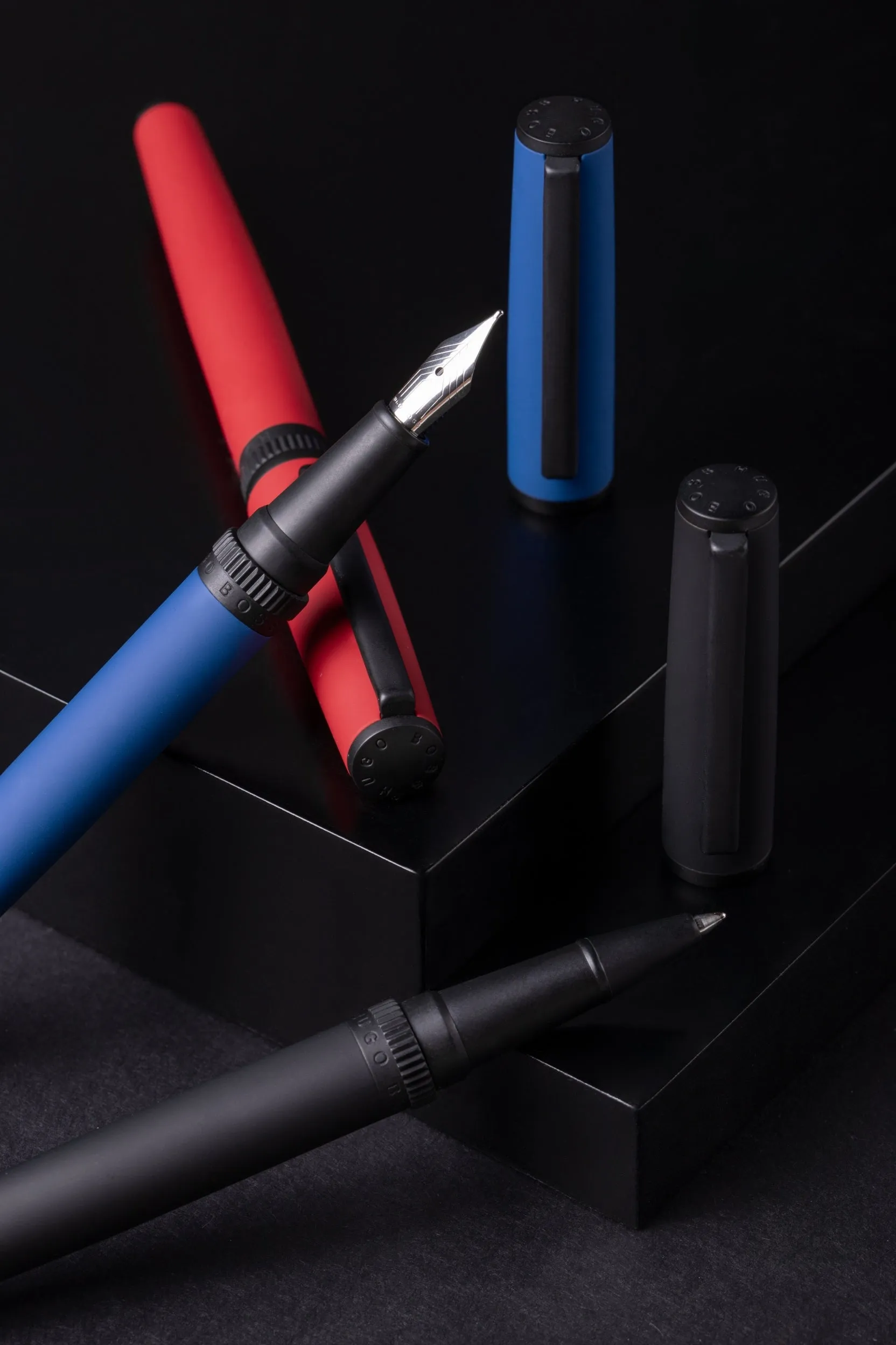 HUGO BOSS HSC0742P-Fountain pen Gear Matrix Red