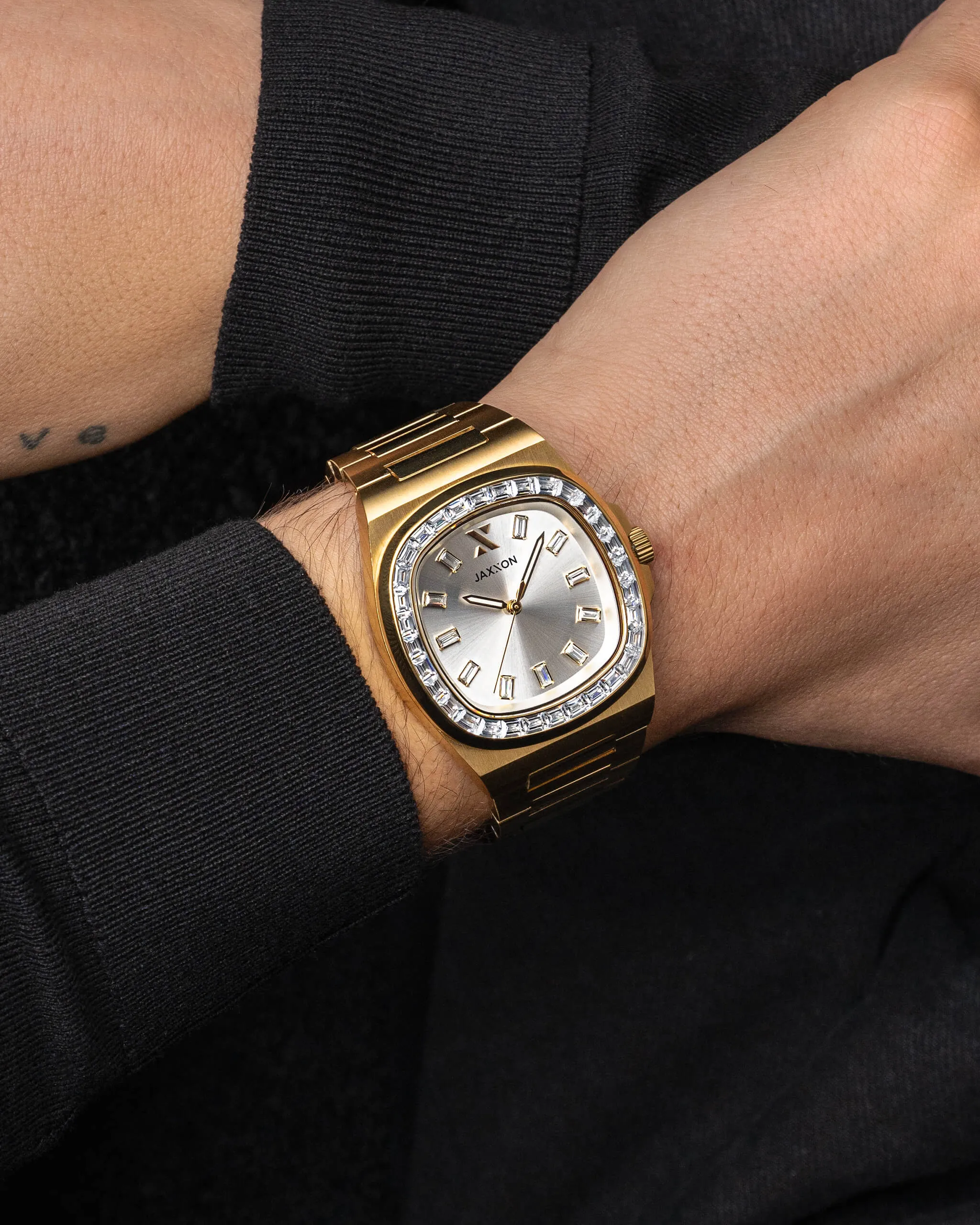 JX1 Stone-Set Watch
