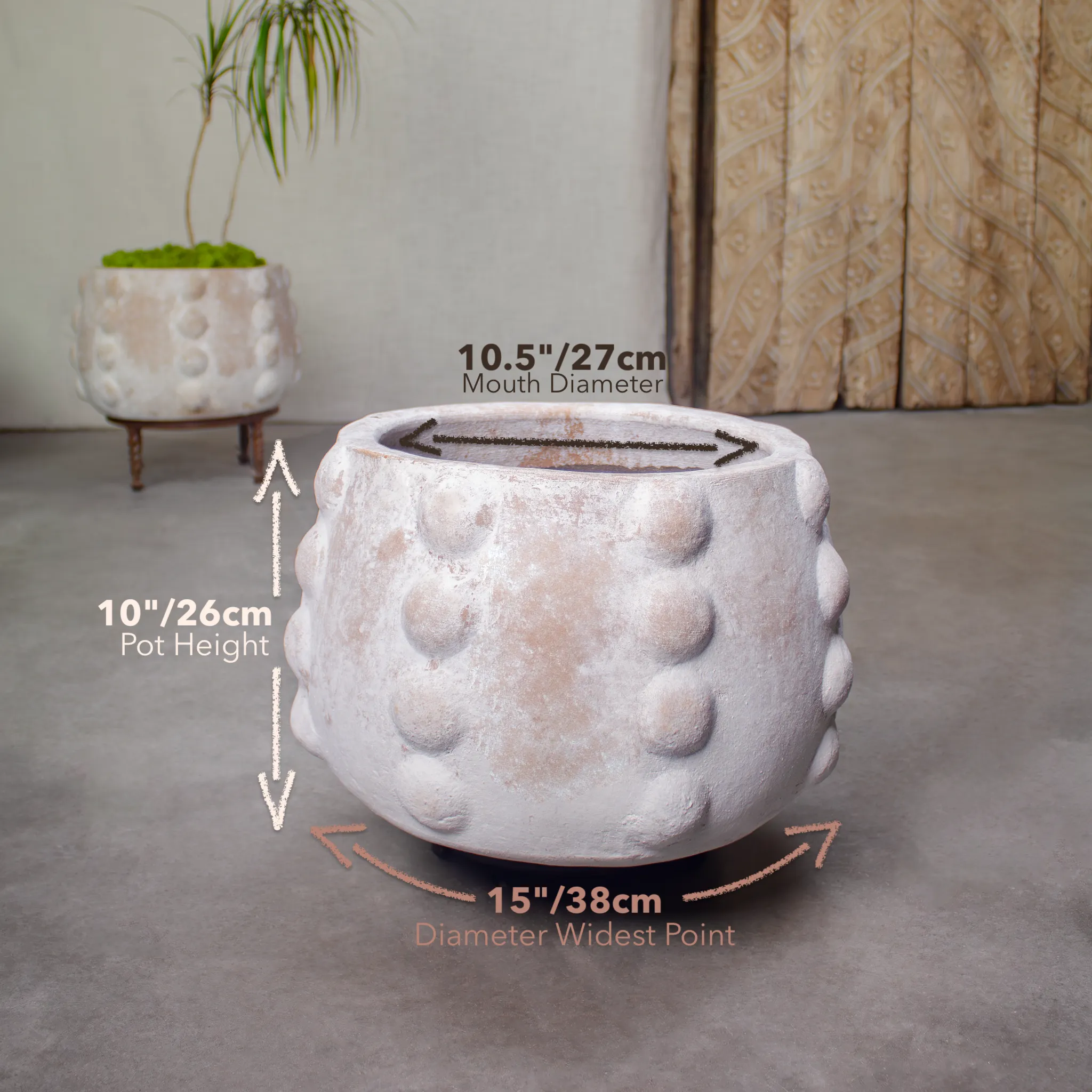 Node Planter, Short Terracotta pot with stand.