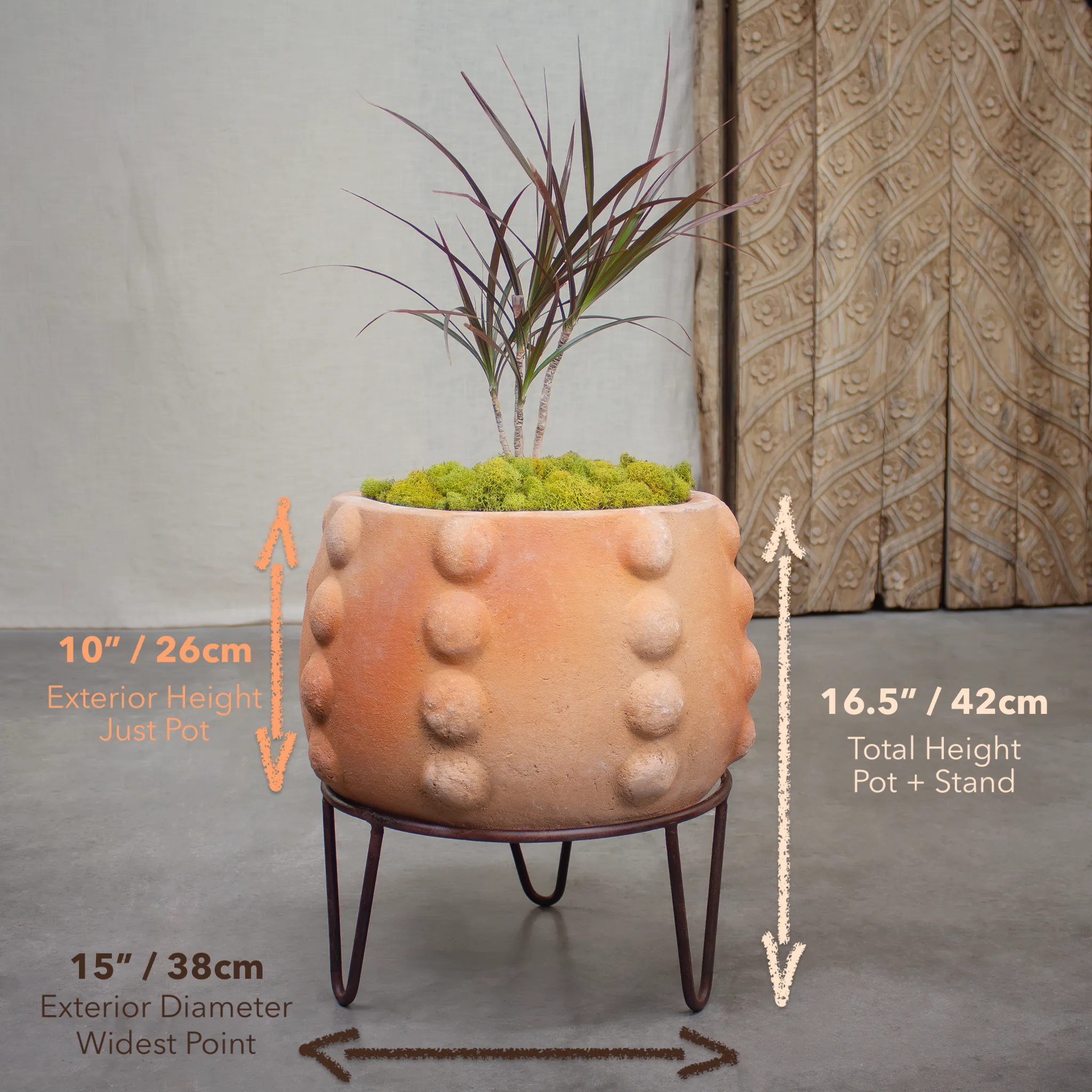 Node Planter, Short Terracotta pot with stand.