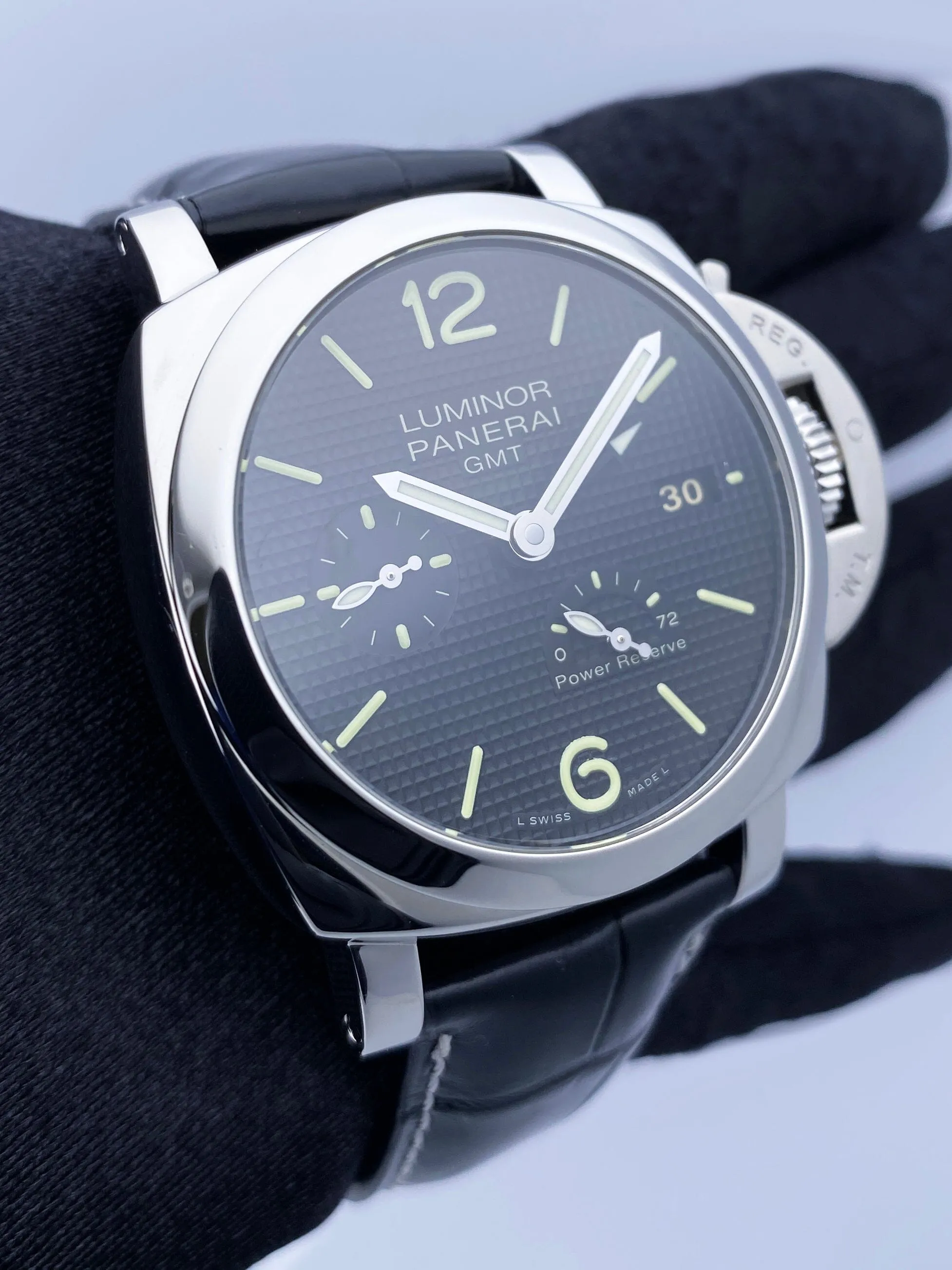 Panerai Luminor 1950 PAM00537 GMT Mens Watch Box Papers