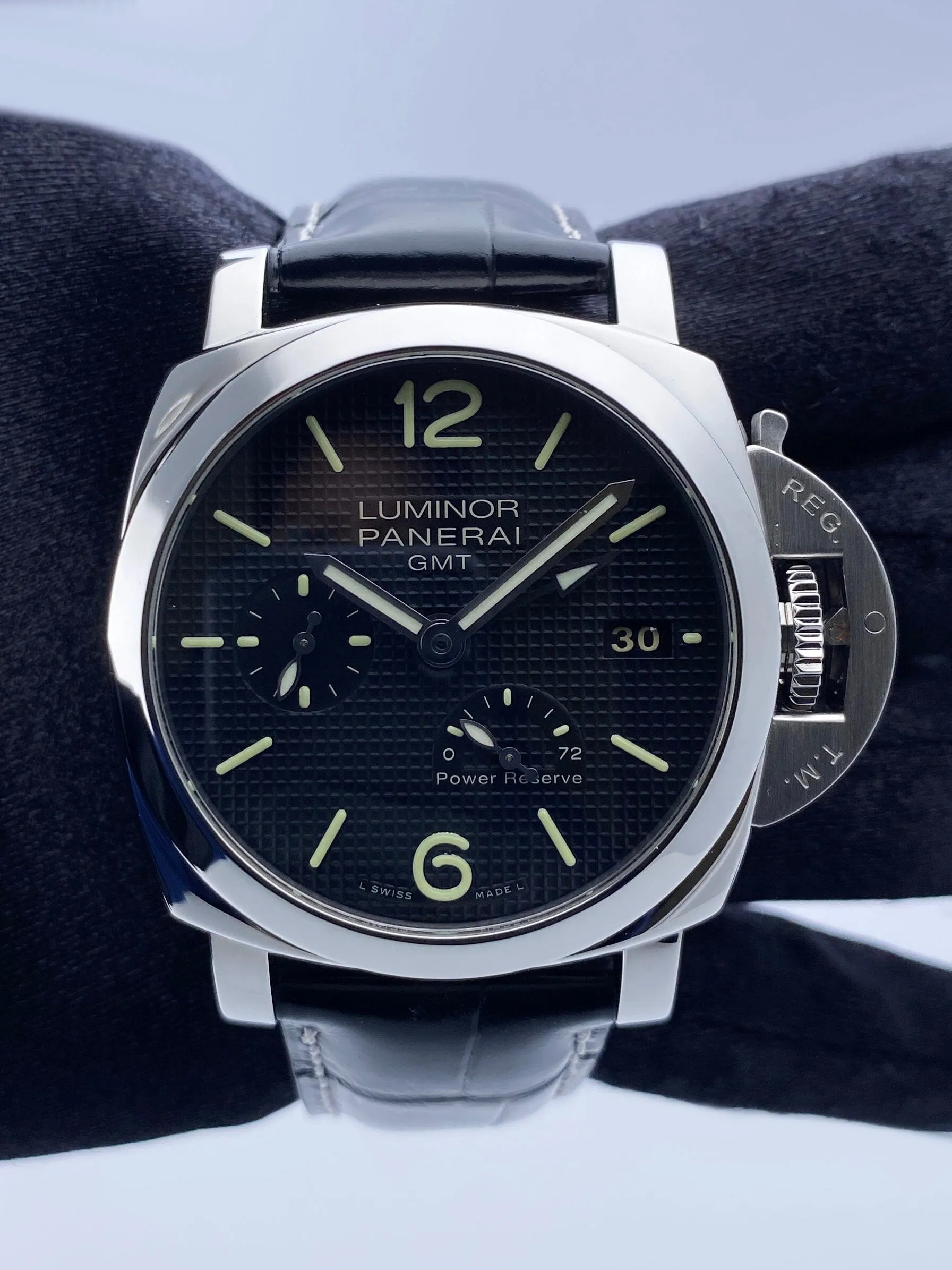 Panerai Luminor 1950 PAM00537 GMT Mens Watch Box Papers