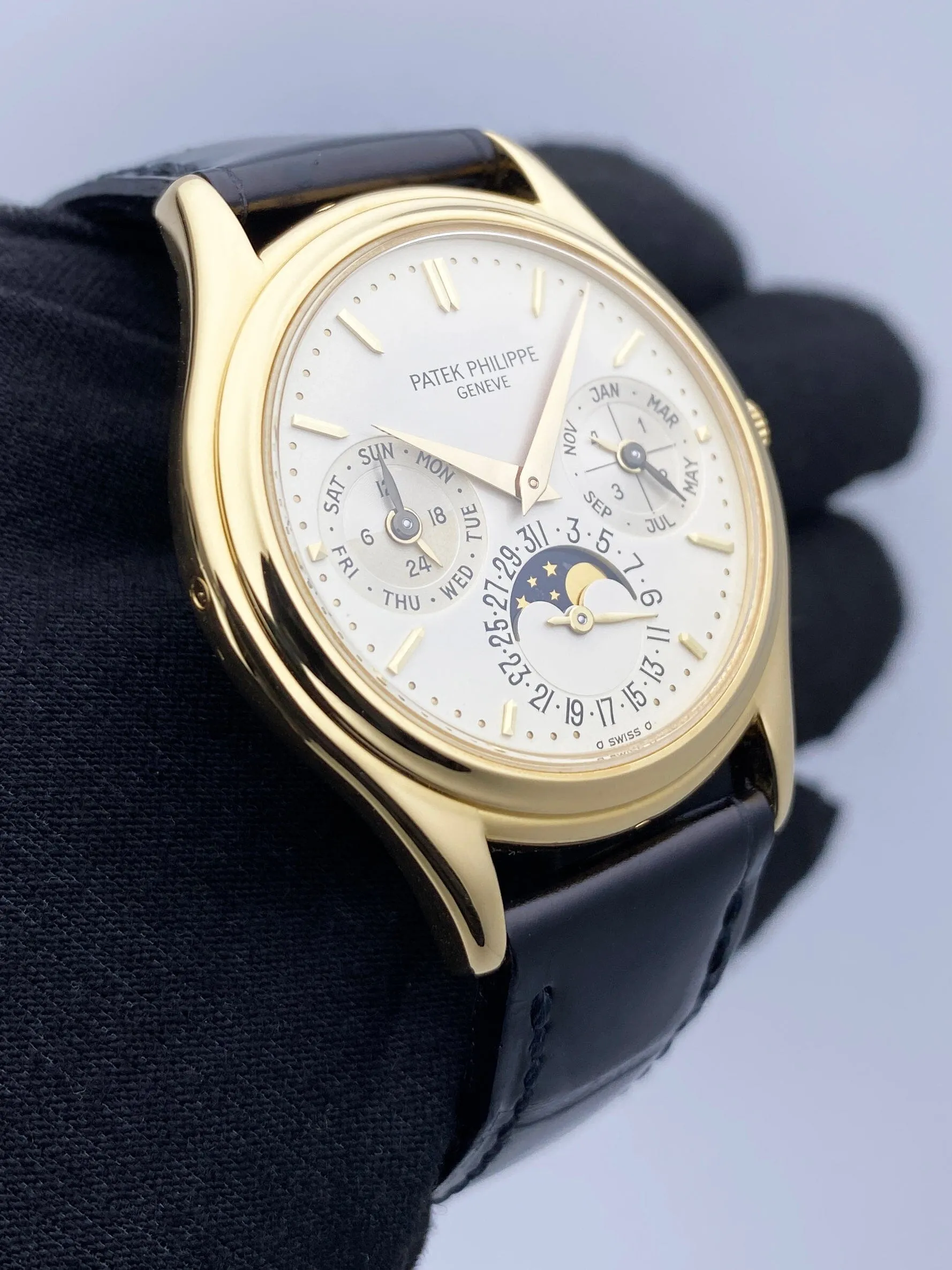Patek Philippe Perpetual Calendar 3940J Mens Watch With Archives