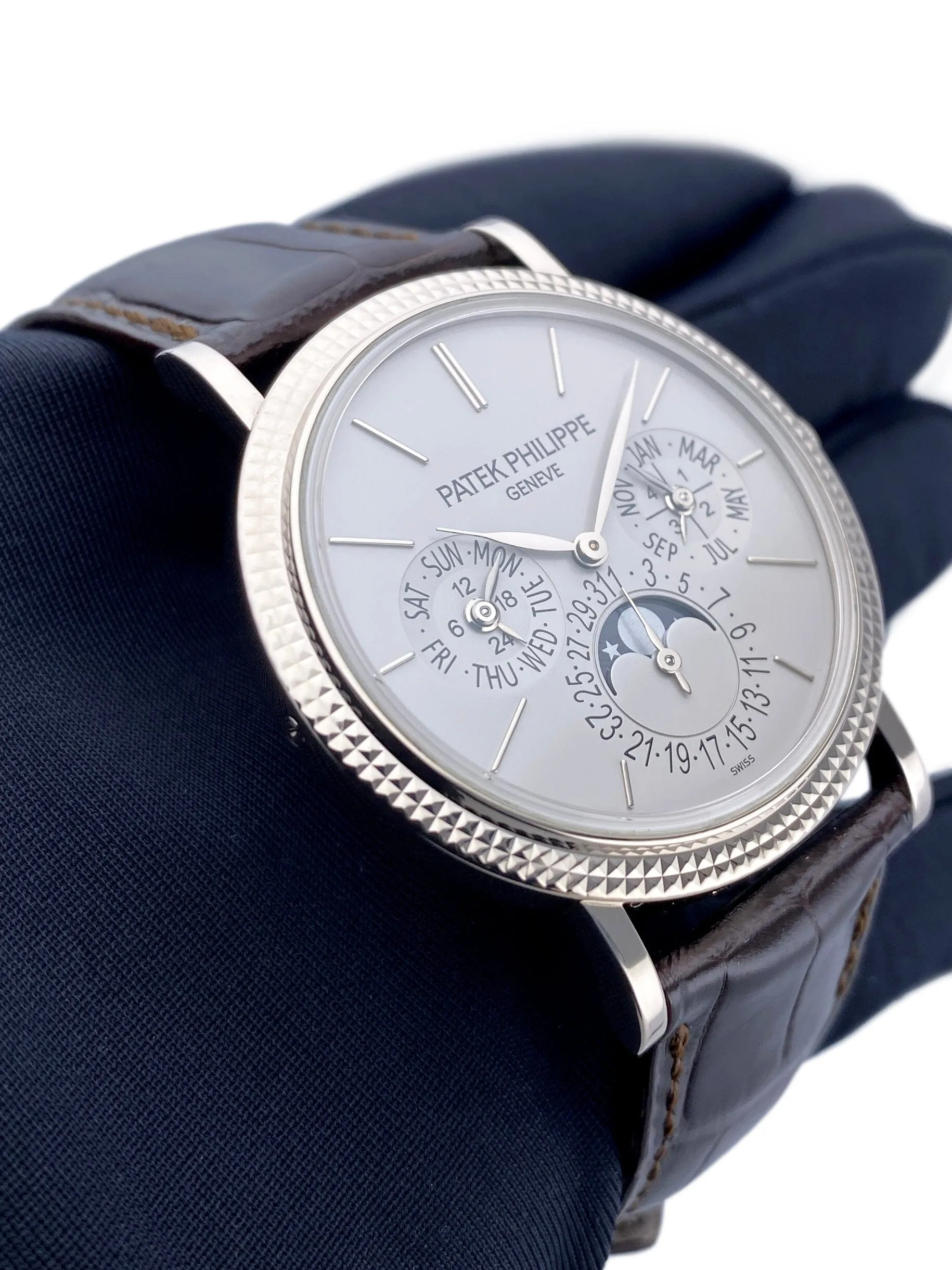 Patek Philippe Perpetual Calendar 5139G Gray Dial Mens Watch Box Papers