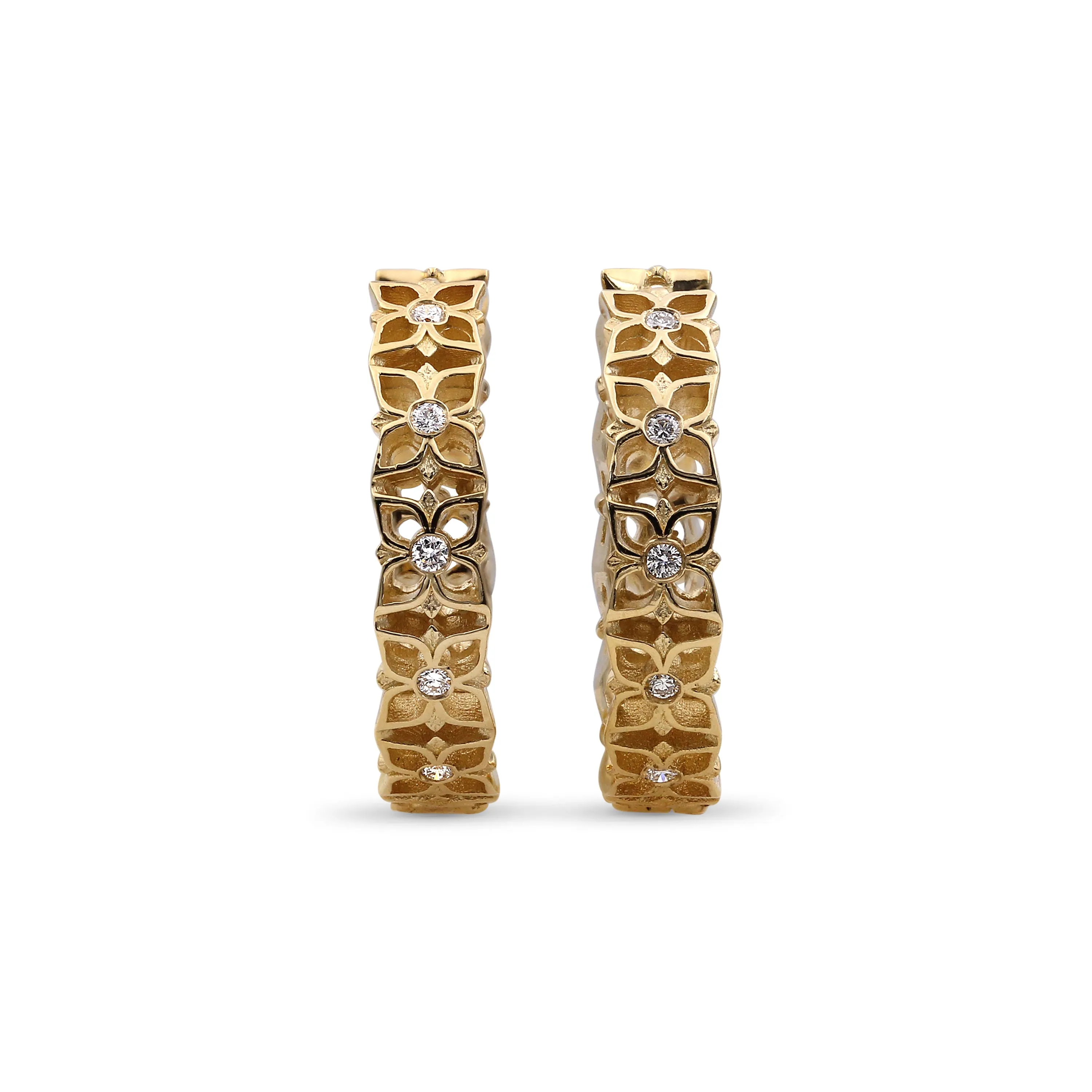 Signature White Diamond 0.10ct 5.10mm Hoop Earring in 18K Gold