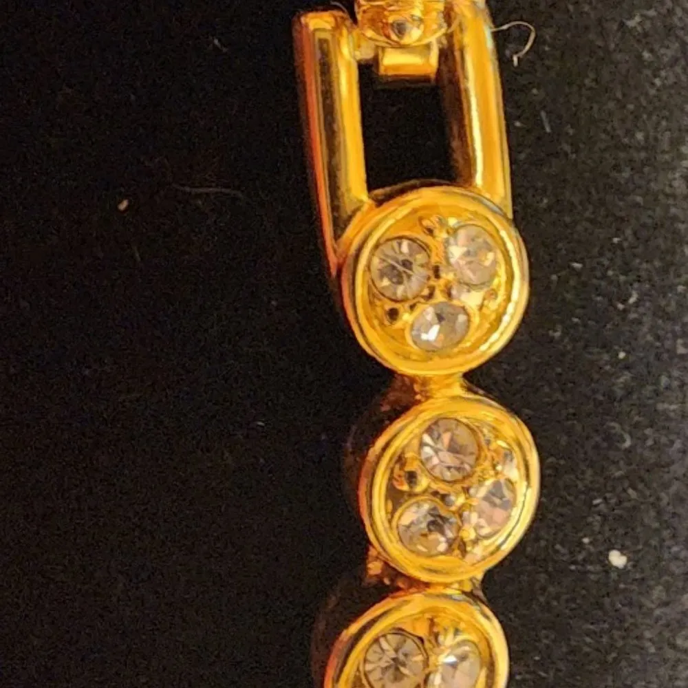 Signed Joan Rivers Runway Gold Tone Crystal Rhinestone Round Link Bracelet 8