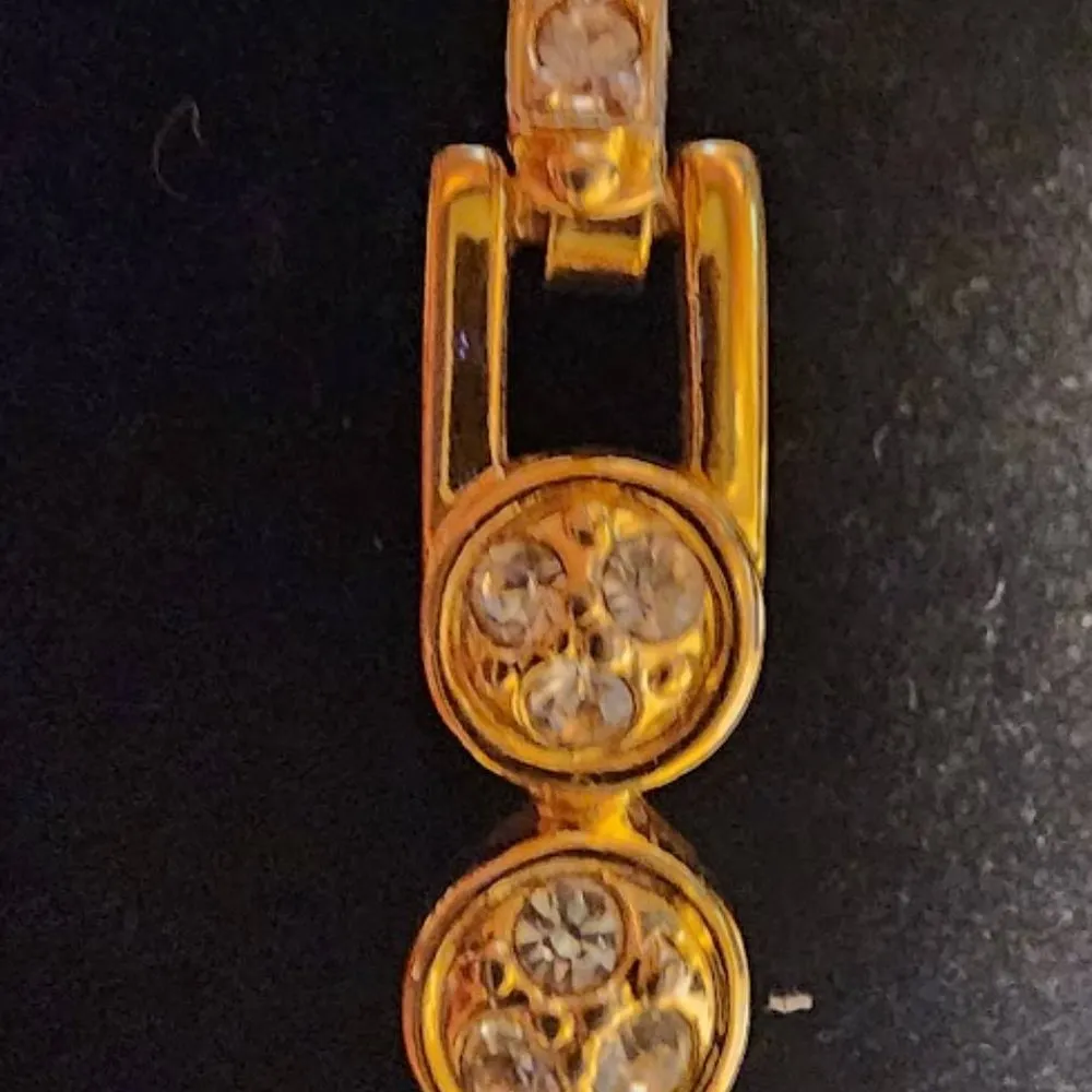 Signed Joan Rivers Runway Gold Tone Crystal Rhinestone Round Link Bracelet 8