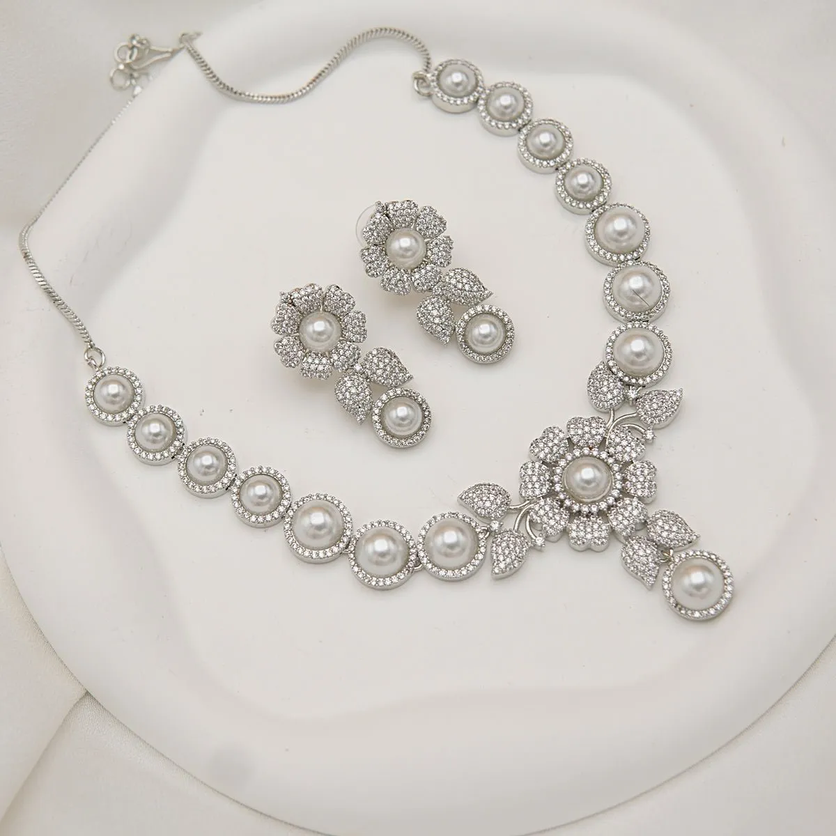 Sparkling Zirconia Pearl Necklace Ensemble