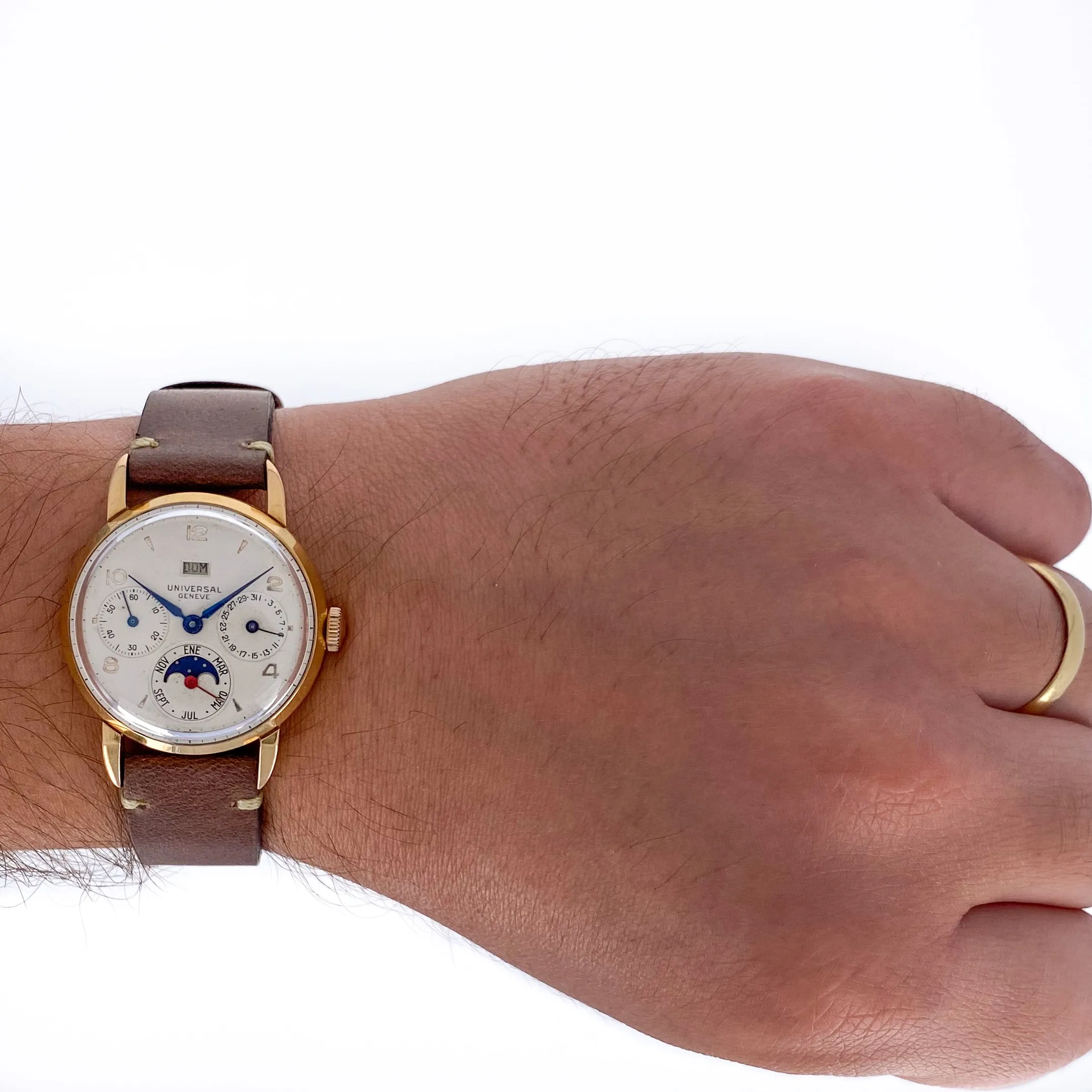 Universal Genève Triple Calendar Moonphase Cal 291 c. 1949 18k Rose Gold 33 mm