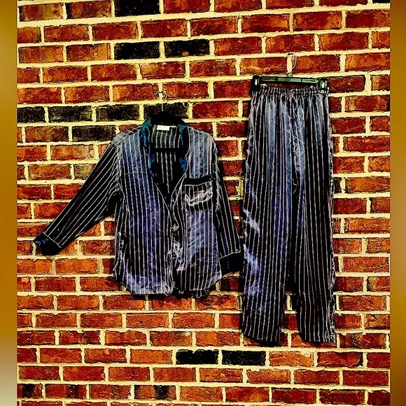Vintage (1990s) Victoria’s Secret black and pink striped satin-like pajamas