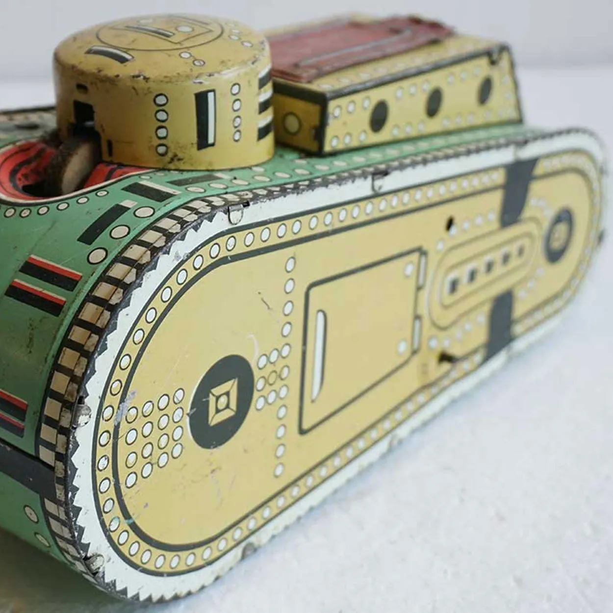 Vintage American Marx WWI Doughboy Tin Lithograph Army Tank Toy