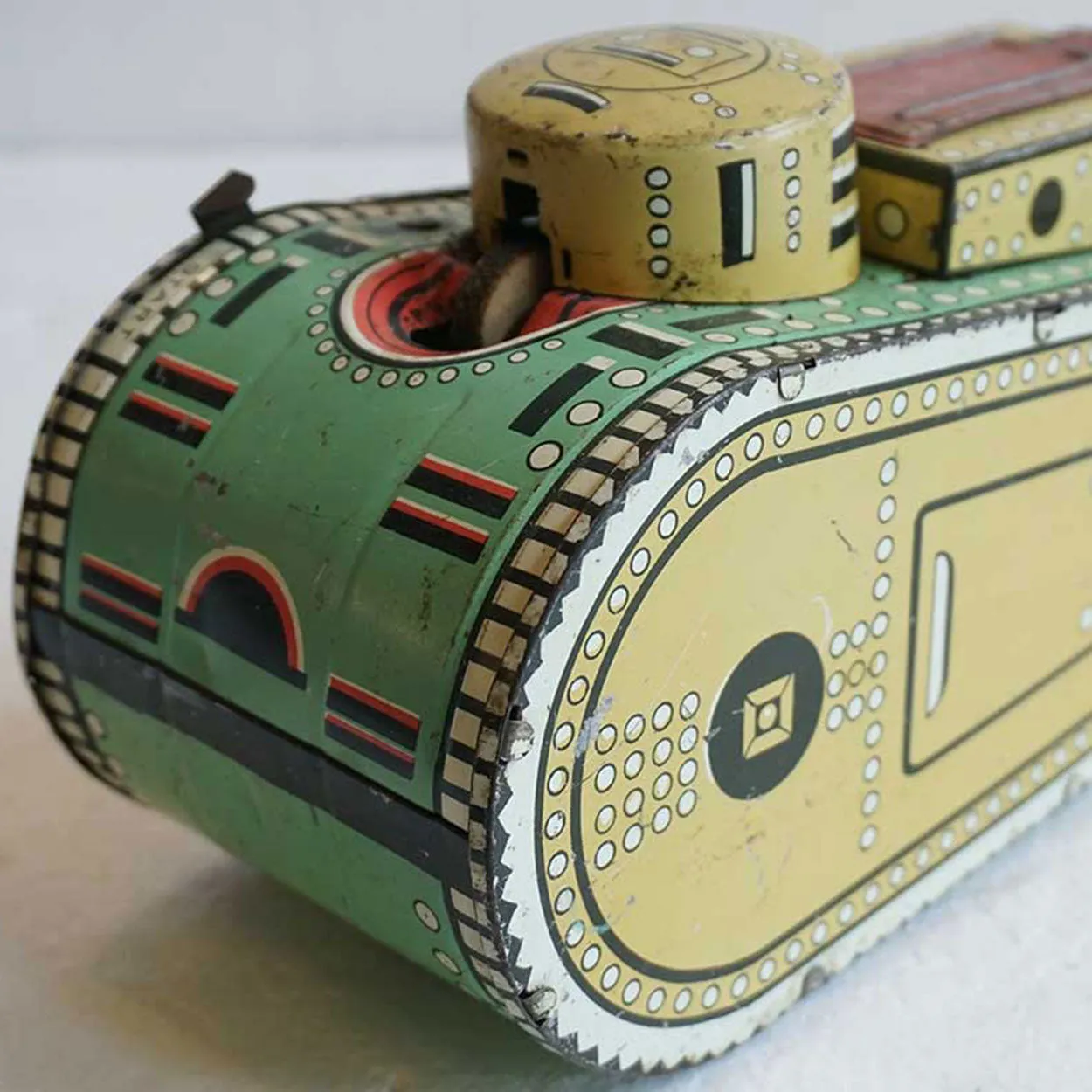 Vintage American Marx WWI Doughboy Tin Lithograph Army Tank Toy