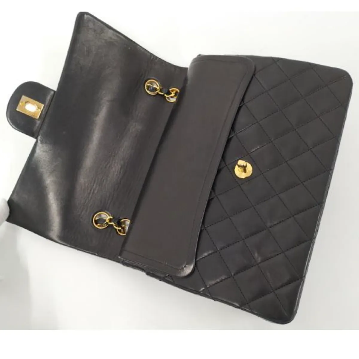 Vintage CHANEL black lambskin classic 2.55 double flap shoulder purse with golden chain straps. Make you even more chic. 061107k1ys