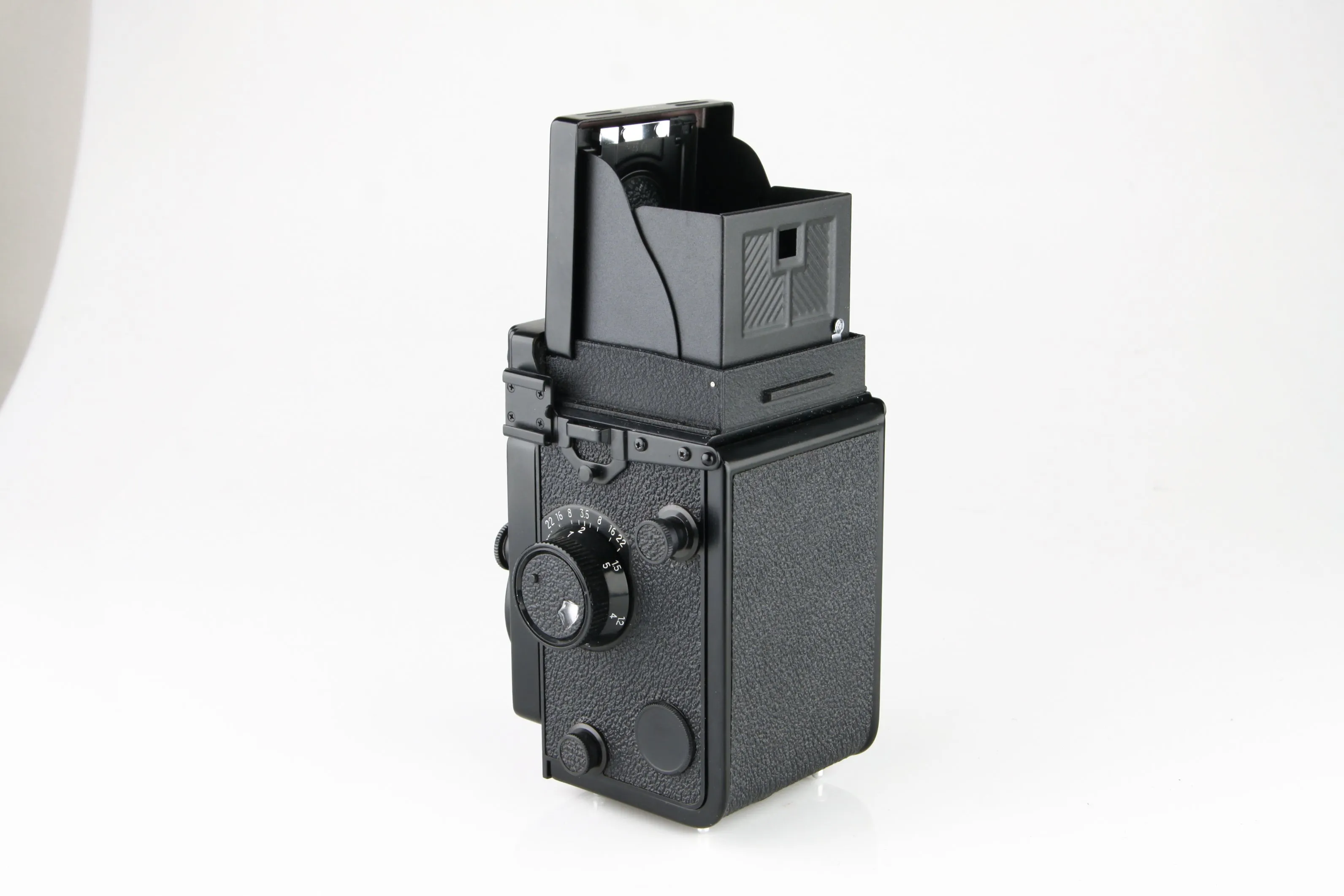 YASHICA MAT-124G VINTAGE CAMERA